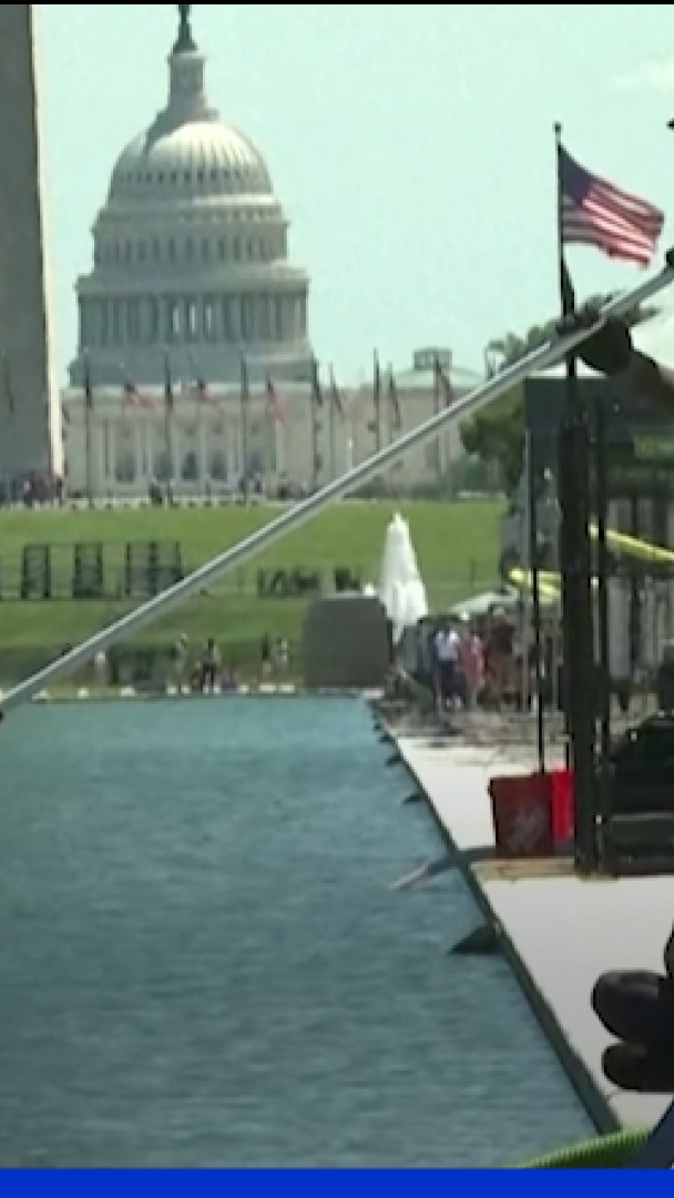 Washington: le bassin du Lincoln Memorial vire au vert une semaine après la fin de sa rénovation