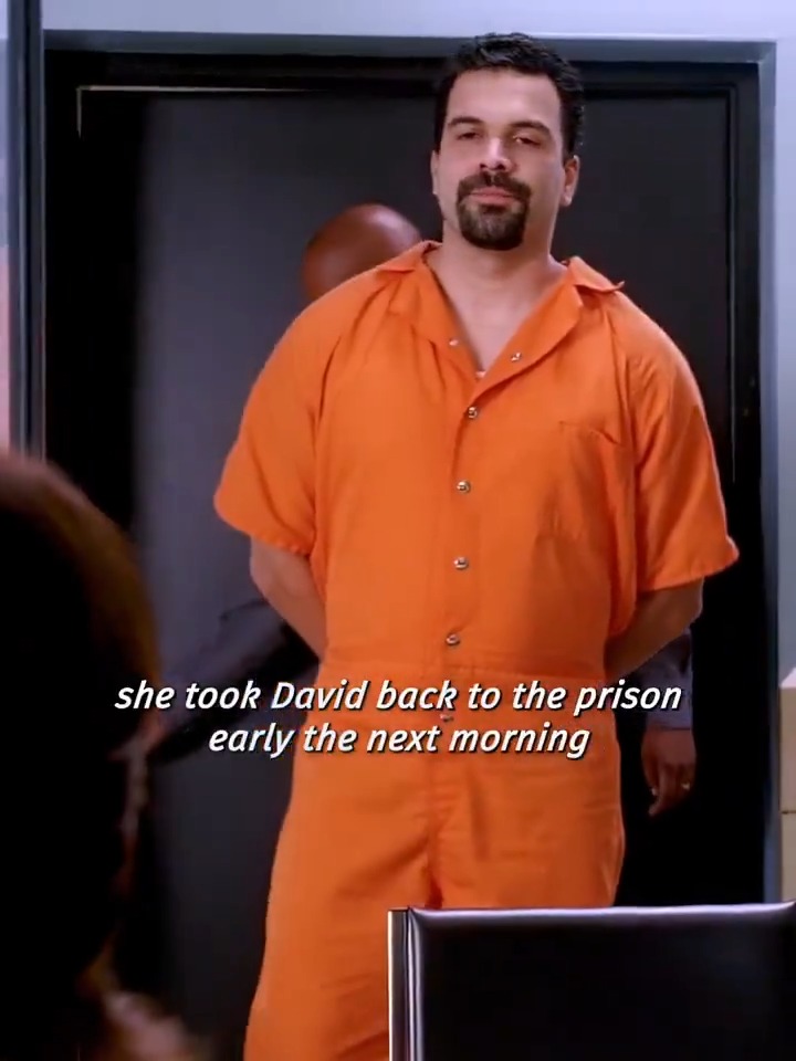 Hiring an underwear model as your husband's defense attorney? What could possibly go wrong? 😳 Carlos is fighting for his life in prison while Gaby is fighting the urge to stare. 😭 Peak Desperate Housewives chaos. watch till the end 🍿