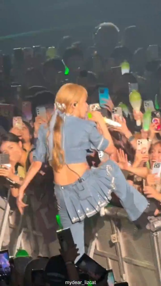 MOONBYUL YOU ARE THE MOST INSANE WOMAN