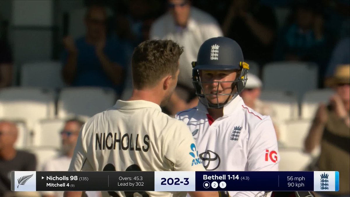An 11th Test match century for Henry Nicholls! 1️⃣0️⃣0️⃣