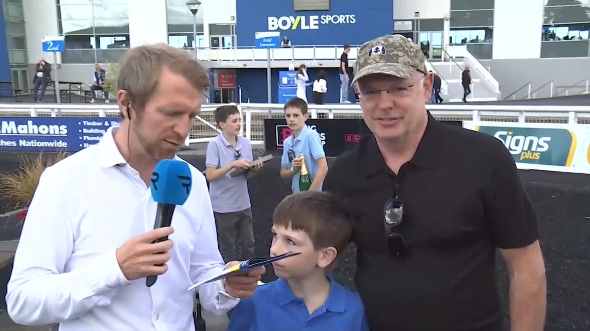 🗣️ "He's a good horse &amp; he's improving. All these Beckford's are machines." Johnny Ward chats to owner Maurice Regan &amp; family following Zenford's win Limerick Races