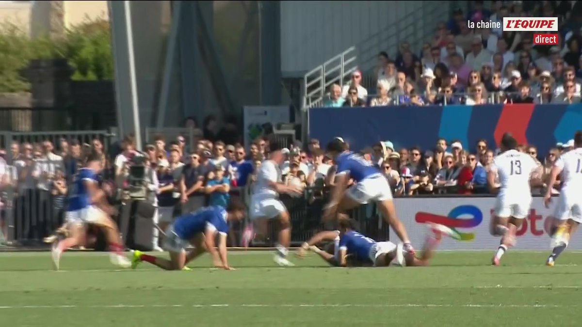 🏉 Essai des Anglais qui réduisent l'écart au score, juste avant la mi-temps ! #lequipeRUGBY