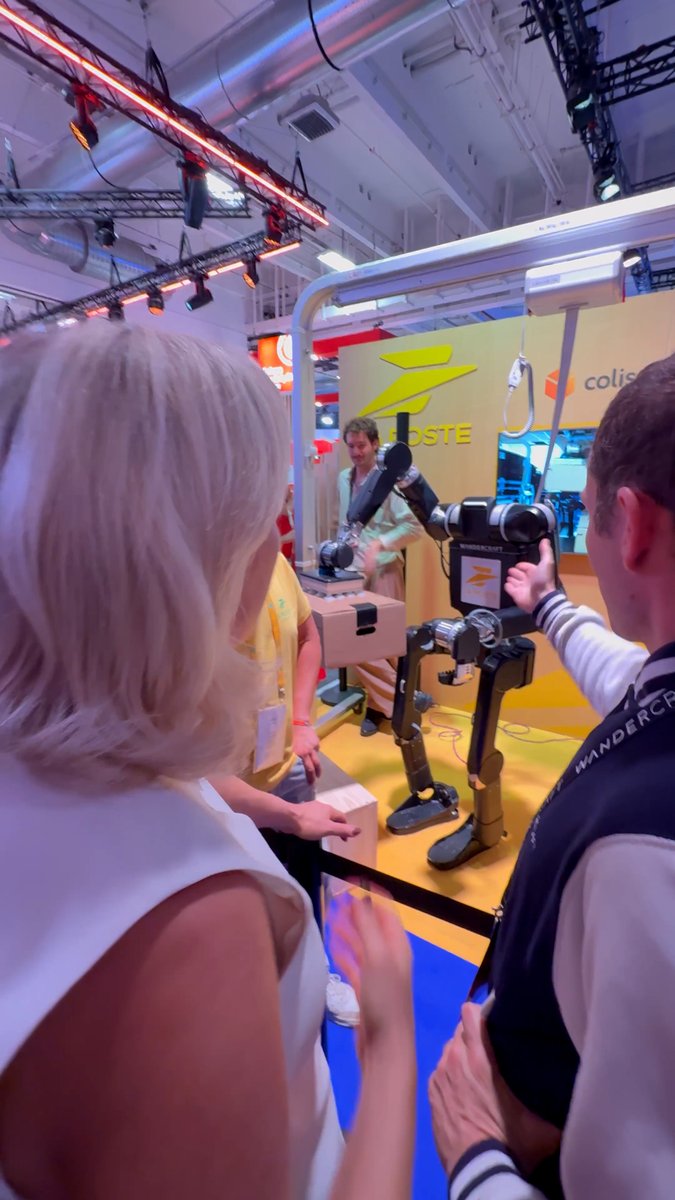 Avec Calvin, robot humanoïde. 🦾