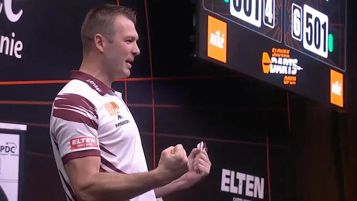 RAZMA DOWNS DIRK! 🇱🇻 Madars Razma takes the scalp of Dirk van Duijvenbode, defeating the Dutchman 6-4 to reach round two! 📺 #ET9