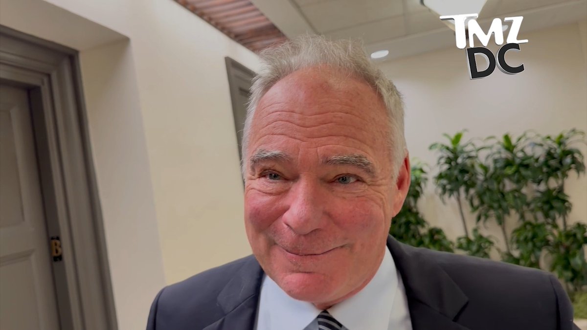 Tim Kaine weighs World Cup bet options with TMZ DC's Australian reporter, CHARLIE COTTON 🤔