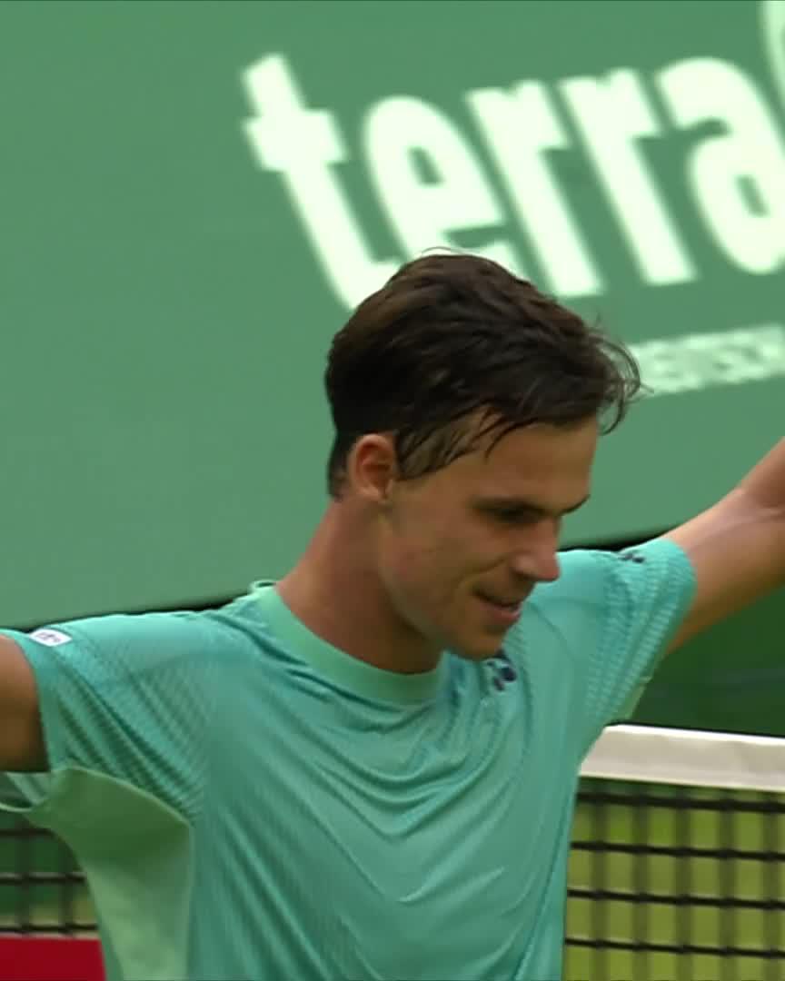 A first Top 10 win on grass for home favourite Daniel Altmaier! 🌱🇩🇪 TERRA WORTMANN OPEN #TWO26