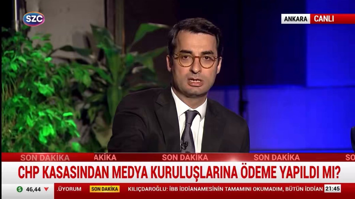 Barış Terkoğlu: -Size “kurultaya neden gitmiyorsunuz” dicem,siz de bana “tedbir kararı var” diceksiniz. Bu nasıl bir tedbir kararı ki;size disipline sevk hakkı veriyor,size ihraç hakkı veriyor,il başkanlarını görevden alma hakkı veriyor,size atama hakkı veriyor,bir tek kurultay yapamıyorsunuz bu nasıl tedbir? Kılıçdaroğlu: -O’nu bilemiyorum,hukukçular otursun tartışsın.