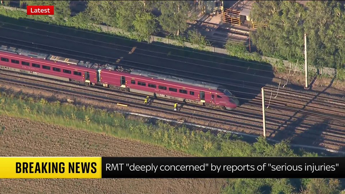 'Staff working with extreme expertise and compassion' Richard Fuller MP for North Bedfordshire has praised emergency services and described what he saw when he arrived at Bedford station, as two trains have collided close by. 📺 Sky 501 and YouTube