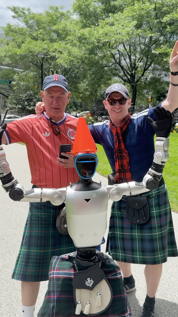 No Scotland. No party. No question. 🤖 🏴󠁧󠁢󠁳󠁣󠁴󠁿 #tartanarmy #boston #scotland #worldcup #robots