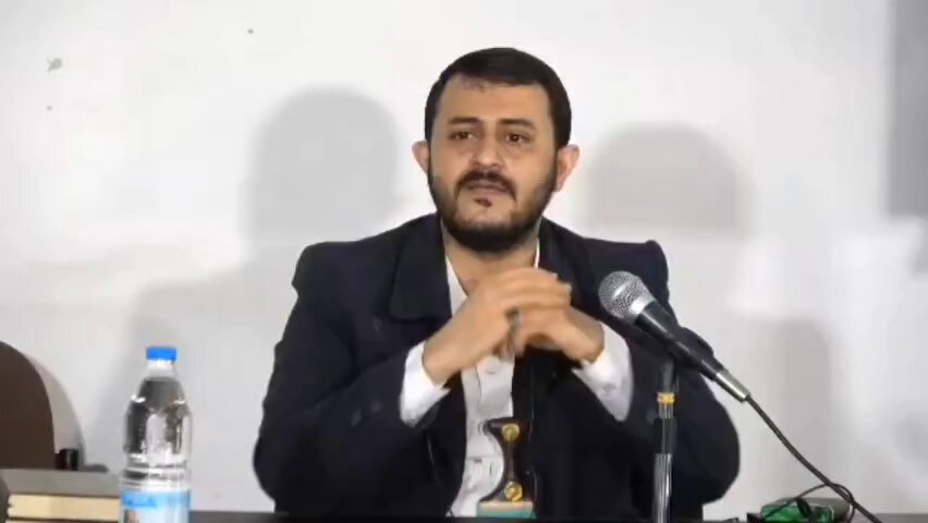 كلمات تنبض بالوفاء والاستبصار.. الأستاذ المجاهد حمزة الحوثي يصف الأثر التاريخي والنور الذي تركه الشهيد القائد السيد حسين بدر الدين الحوثي "رضوان الله تعالى عليه" في الأمة.