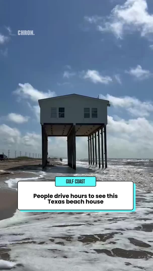 🌊 People know it as the "Lonely House." The beach house on Bolivar Peninsula once sat on a normal stretch of coastline. Today, waves roll beneath it after years of storms and erosion transformed it into one of the most recognizable landmarks on the Texas coast. Visitors now travel from across Texas to see it for themselves. One couple now visits this house every year on their wedding anniversary: #Texas #BolivarPeninsula #LonelyHouse