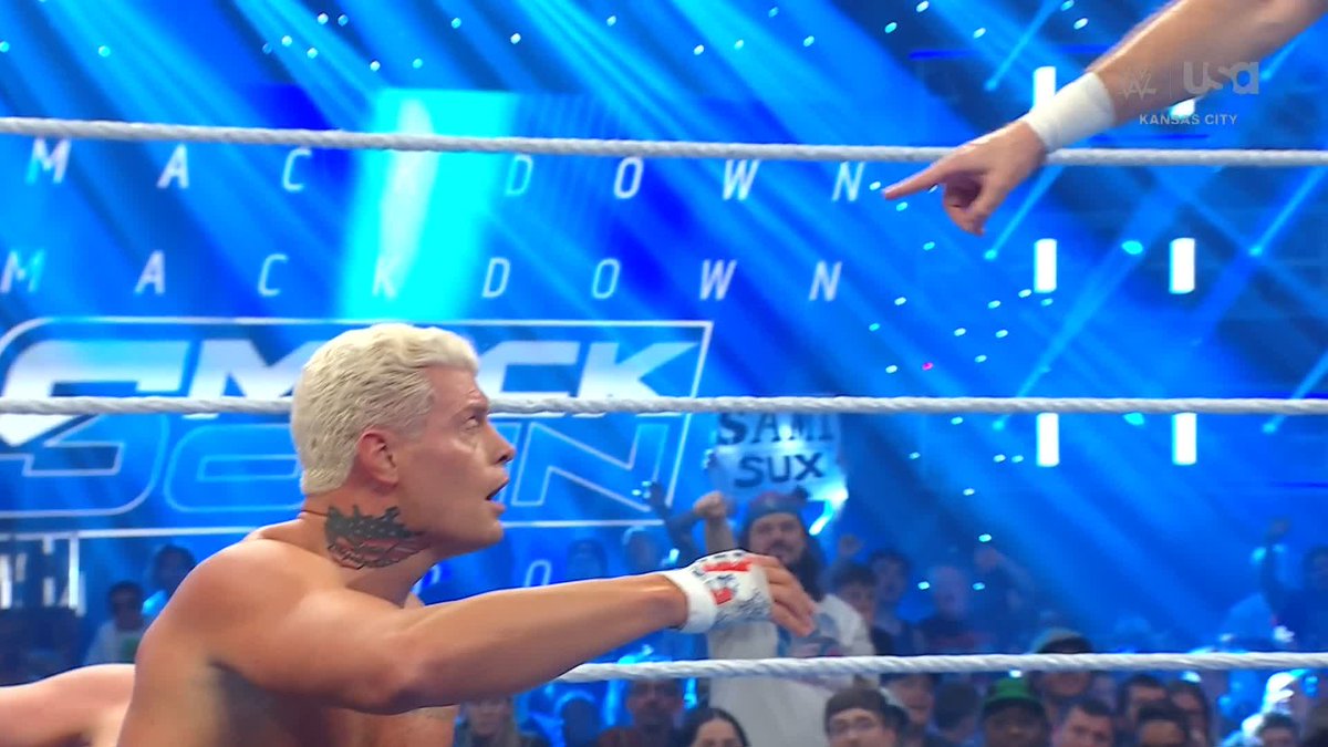 Things are getting HEATED between @codyrhodes and @samizayn and Gunther takes advantage!! 😬