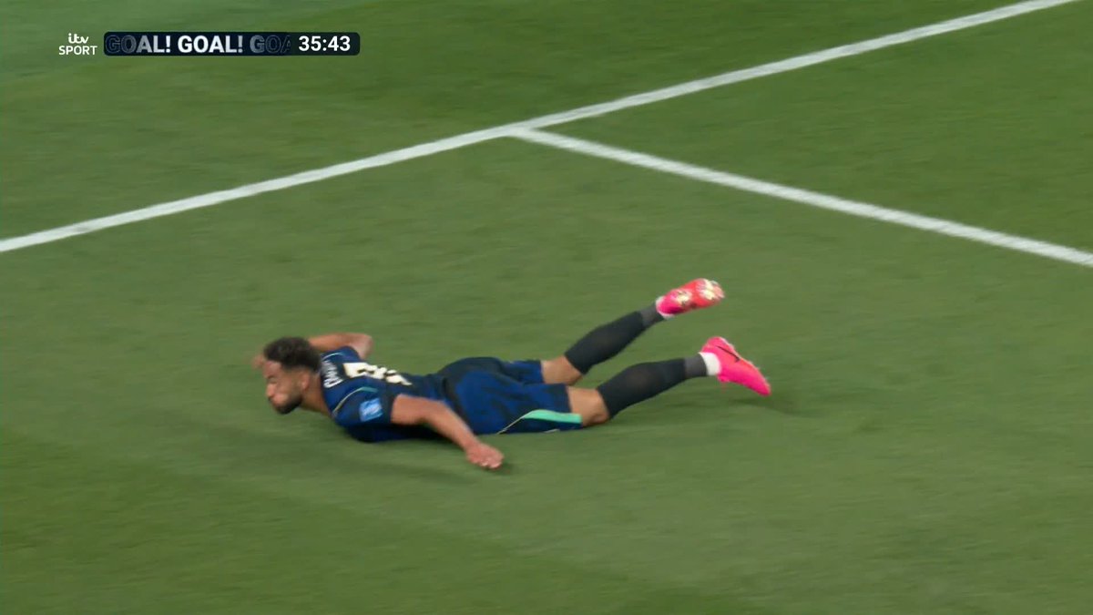 "Back in the GROOVE" 🕺 Cunha rockets home a worldie to double Brazil's lead over Haiti