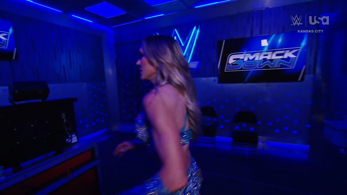 Nobody tells The Queen NO 💪 Charlotte Flair