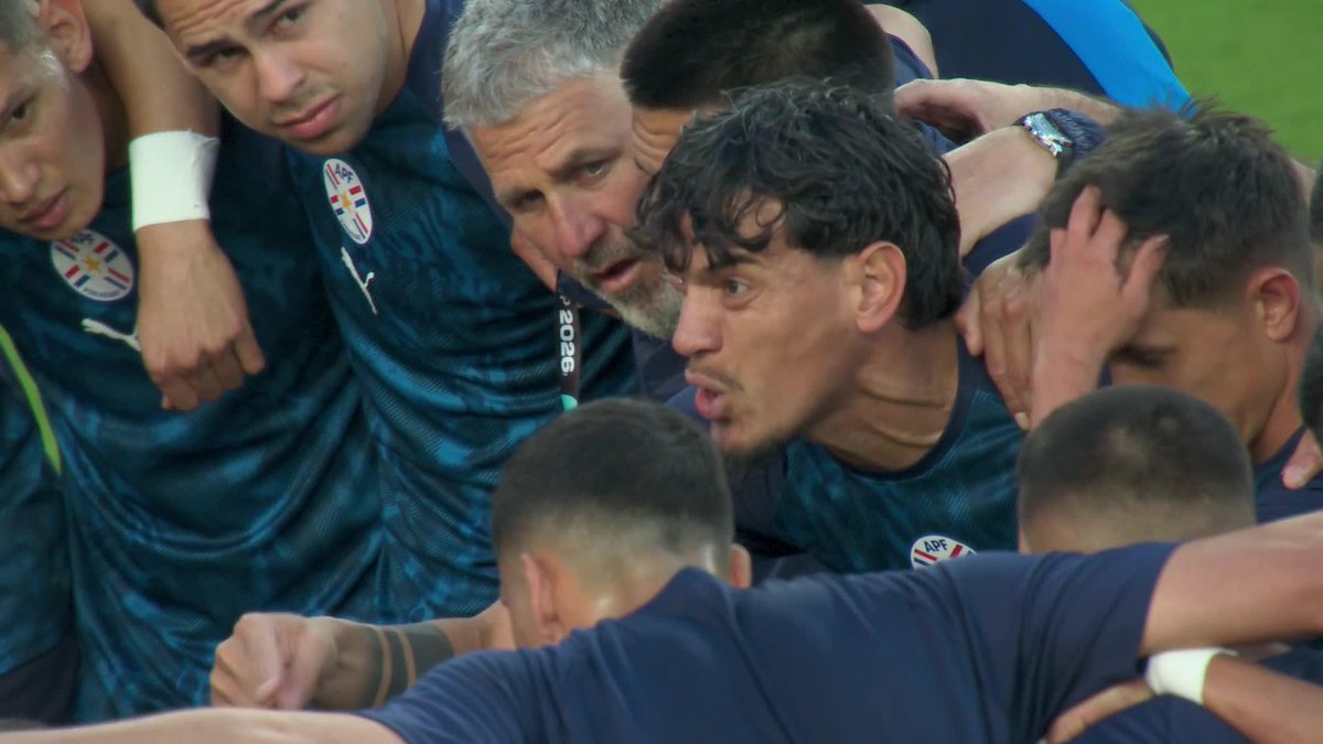 CON EL CUCHILLO ENTRE LOS DIENTES. El capitán, Gustavo Gómez, dio una arenga a flor de piel antes de que Paraguay se meta al vestuario: ¡Pura emoción! ⚽ #ESPNMundial 📺 Mirá los mejores partidos de la #FIFAWorldCup por ESPN, en el Plan Premium de #DisneyPlus