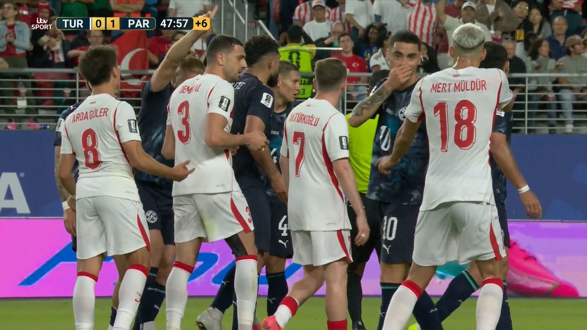 PARAGUAY DOWN TO 10 MEN 🟥 Almiron becomes the first player to get a straight red card for covering their mouth at the World Cup
