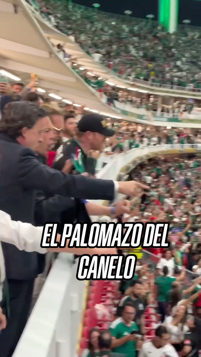 Canelo Álvarez no desaprovechó el triunfo del Tri para echarse una cantadita...🥊🎙️🇲🇽 🎥 IG/rayyechan/ pablolemusn