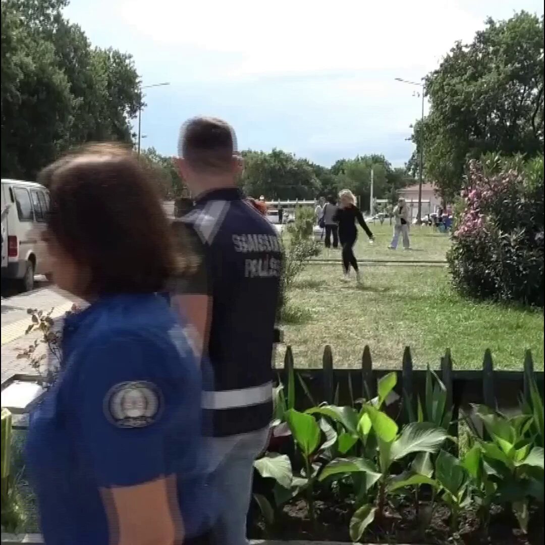 Samsun'da üniversite sınavına geç kalan gençler: "Şaka mı?"
