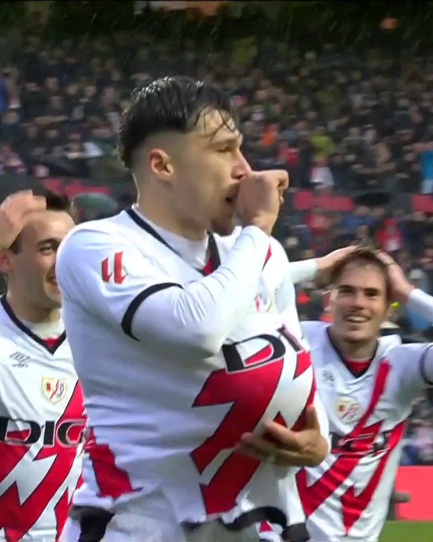 Un día para recordar este GOLAZO de Ratiu. ¡Feliz 28º cumpleaños, Andrei! 🚀
