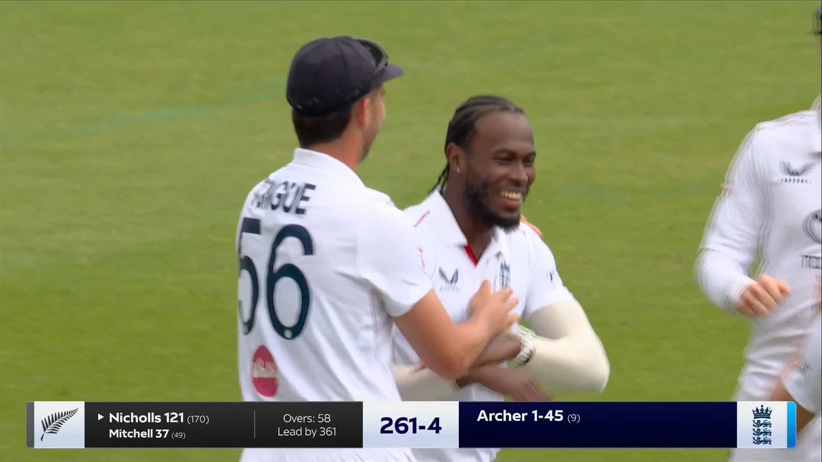 Brook takes the catch as Archer removes centurion Nicholls early on day four ☄️