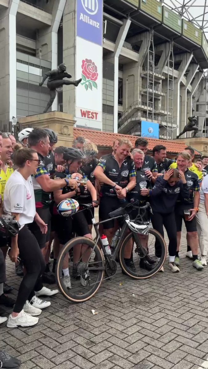 Lewis Moody has arrived at Twickenham, completing his 500-mile charity cycle challenge for MND 💪 The former England captain revealed his diagnosis last year and took on the challenge to raise money for research into the condition 👏