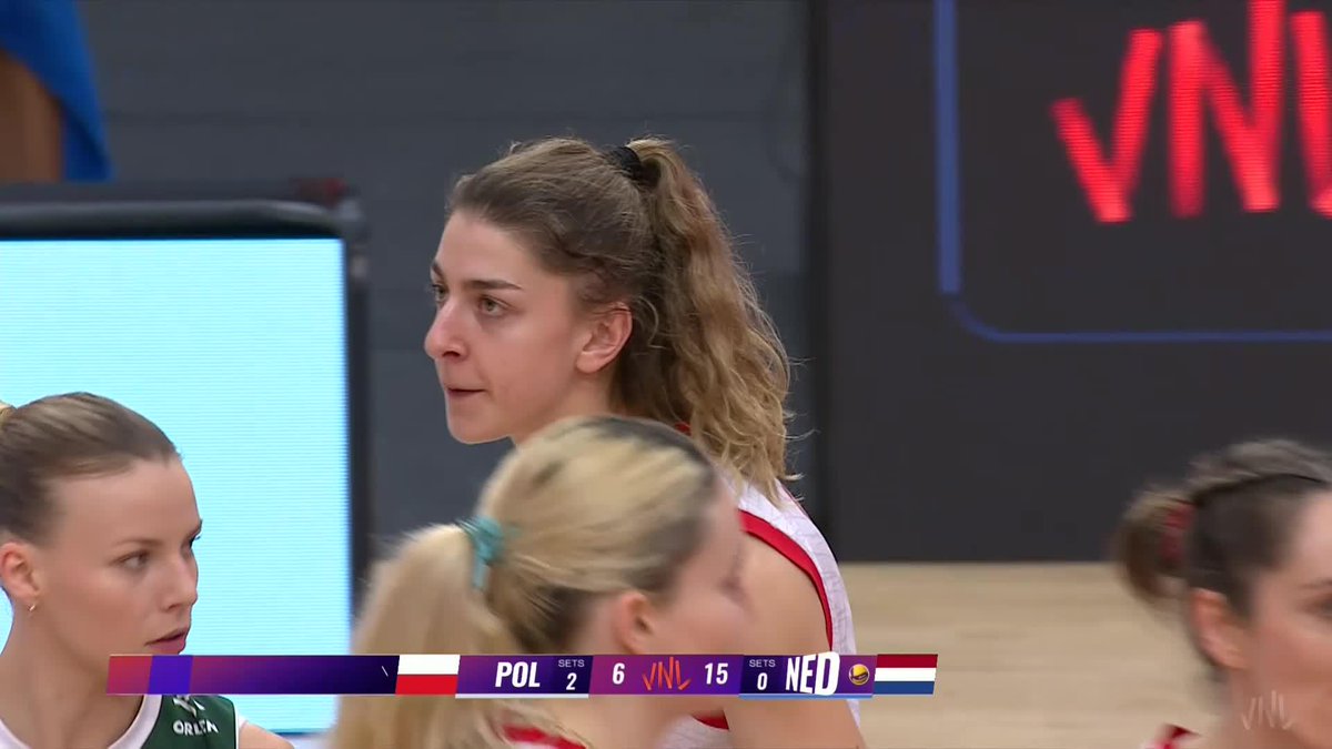 #VNL2026 Just listen to this noise. 😮‍💨🔊🇹🇭 Bangkok loves volleyball. And Bangkok LOVES Martyna Łukasik. 🇵🇱❤️ #VNL #BePartOfTheGame #Volleyball