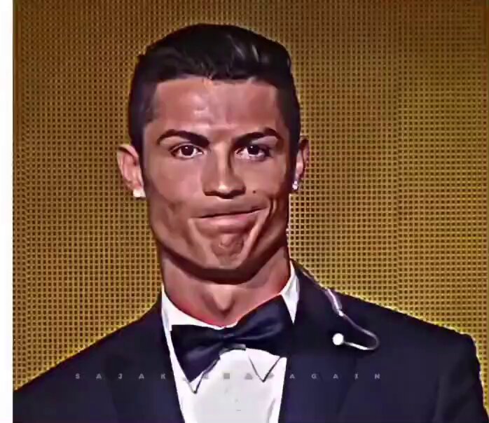 Cristiano pega un berrido en la gala del balón de oro y la gente siente vergüenza ajena, Messi no hace nada y la gente se levanta, lo admira y lo aplaude. Simplemente Dios.