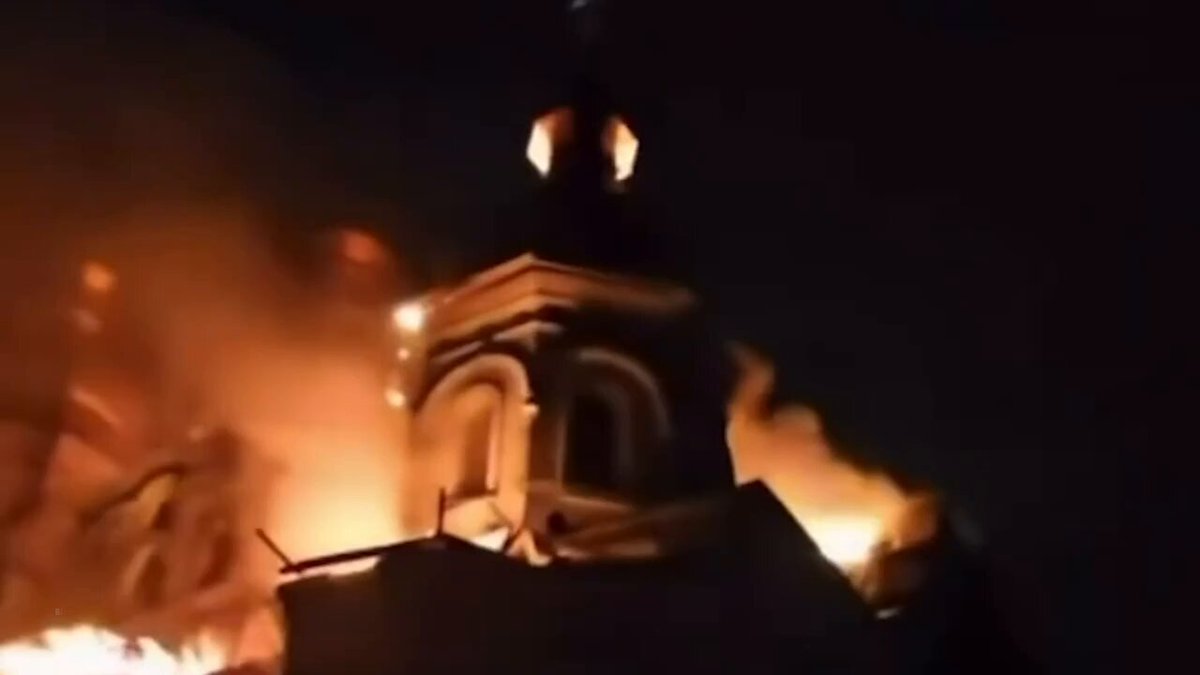 Over 60% of Russians are tired of the war in Ukraine, according to Meduza citing Faridaily closed sociological polls indicate. The number of people willing to accept a non-victorious end to the conflict is growing. In focus groups, voters openly say: “We need a solution. End the war one way or another. If you can hit harder — hit. If you can do something else — do it.” Fatigue is also widespread among the elites: “Everyone is tired. Nothing is moving forward or backward.” There is no mood for defeat — rather a demand for Putin to finally resolve the issue he started — yet sources close to the government admit that no one truly understands the war plan or what the future holds.