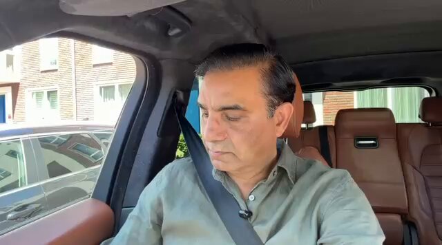 نوازشریف پٹرول 65 روپے پر لے آئے تھے،آئی ایم ایف کو خیر آباد کہہ دیا تھا پھر کچھ بے شرموں کو پٹرول 500 میں منظور تھا لیکن ایک ہینڈسم کلٹ لیڈر چاہیے تھا،عمران خان کے عوام کی راہ میں بچھائے کانٹے نوازشریف کا بھائی شہبازشریف صاف کررہا ہے