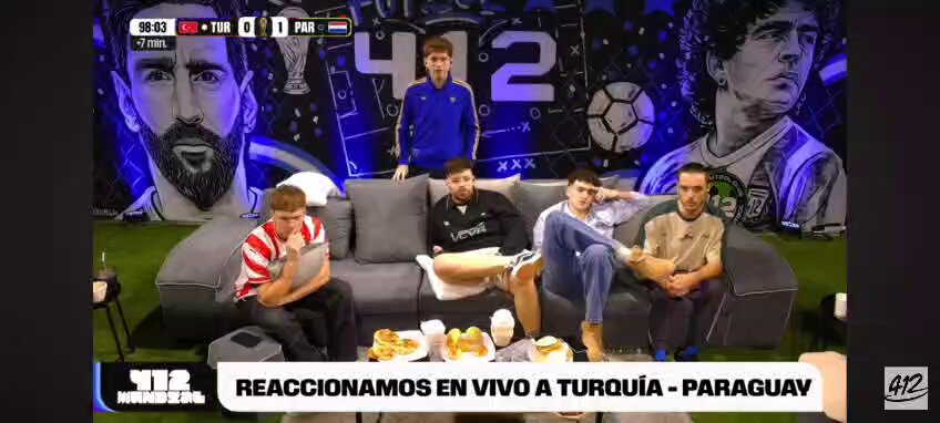 ▶️ TODOS ESTABAN CON LA ALBIRROJA, MENOS EL ÁRBITRO |🇵🇾🫢 😯Davoo Xeneize, La Cobra, Teo D'Elia, Benito SDR y La Agusneta reaccionaron al partido de Paraguay. 🤬"Este árbitro quiere que empate Turquía", protestó muy enojado La Agusneta. 🤩 Al finalizar el partido, los streamers argentinos celebraron al grito de "¡Paraguay, Paraguay, vamos Paraguay!", sumándose a la alegría de todo un país.