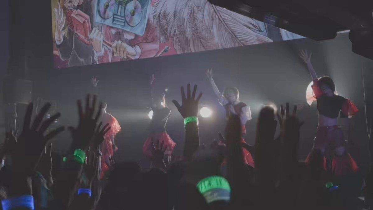 【thx!!】 📅6/20(土) #やついフェス 2026 📍WOMB ラスト出演ありがとうございました🔥 沢山ExWHYZを選んで見てくれて感謝です やついフェス15周年おめでとうございます！ ▶ #ExWHYZラストツアー 7/4東京のみ購入可能(残り僅か) 🎟️ ▶ #ExWHYZ光 8/31ラストライブ最終抽選先行受付中 🎟️ #イクスワイズ