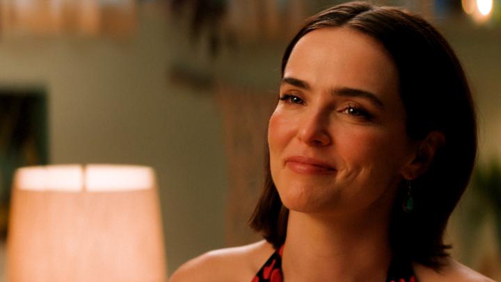 Rom. Com. Cry. Voicemails for Isabelle is now playing.