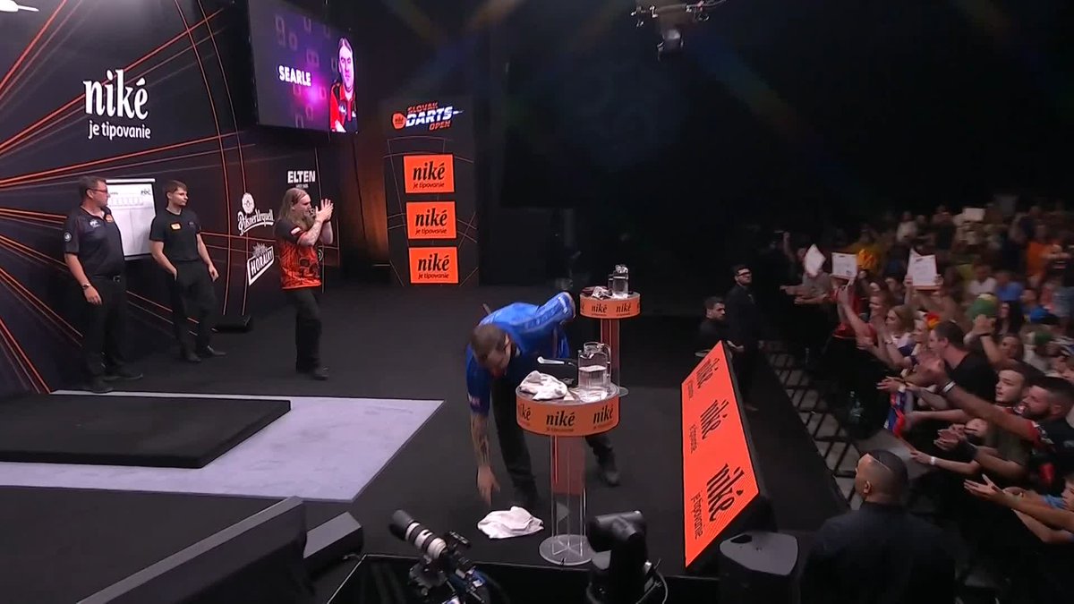 SEARLE SWEEPS PAST THE HURRICANE! Ryan Searle beats Kim Huybrechts 6-3 to advance through to the Round Three, where he will face either Nathan Aspinall or Jim Long! 📺 #ET9