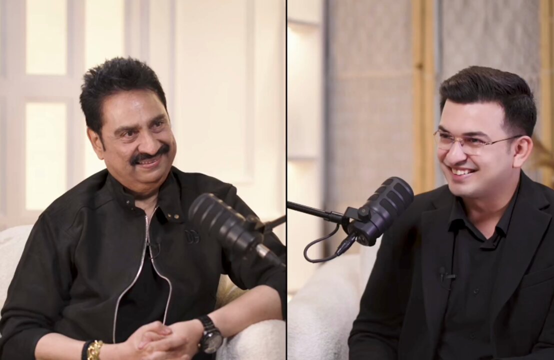 "Saajanji ghar aaye mein Salman Khan ka kitna pyaara look tha... Aur salman ji ka aaj bhi pyaara look hai. My favourite. Unka personality mujhe bahut pasand hai. I like him..." - Kumar Sanu