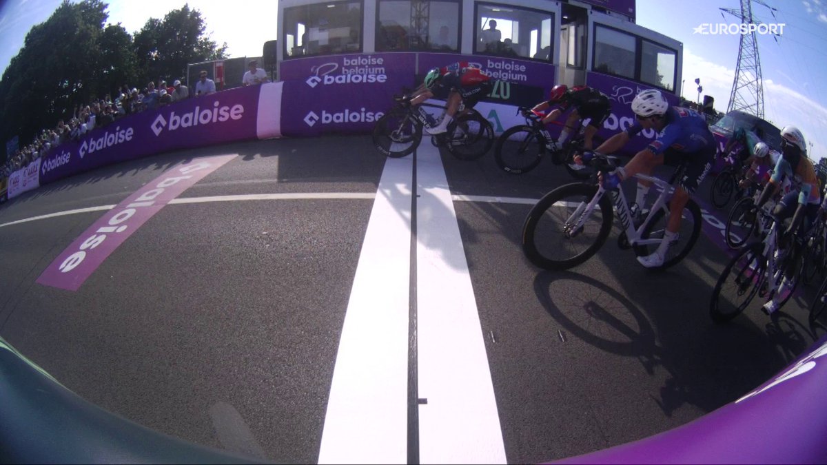 Probably the most surprising result of a cyclocross rider this road season: 🇧🇪 Naud De Clercq, 1st year U23 rider of Pauwels Sauzen, 6th in the 🇧🇪 Baloise Belgium Tour in a sprint with 🇳🇱 Kooij, 🇧🇪 Merlier, 🇧🇪 Philipsen, 🇪🇷 Girmay. Wow. 🔥💪