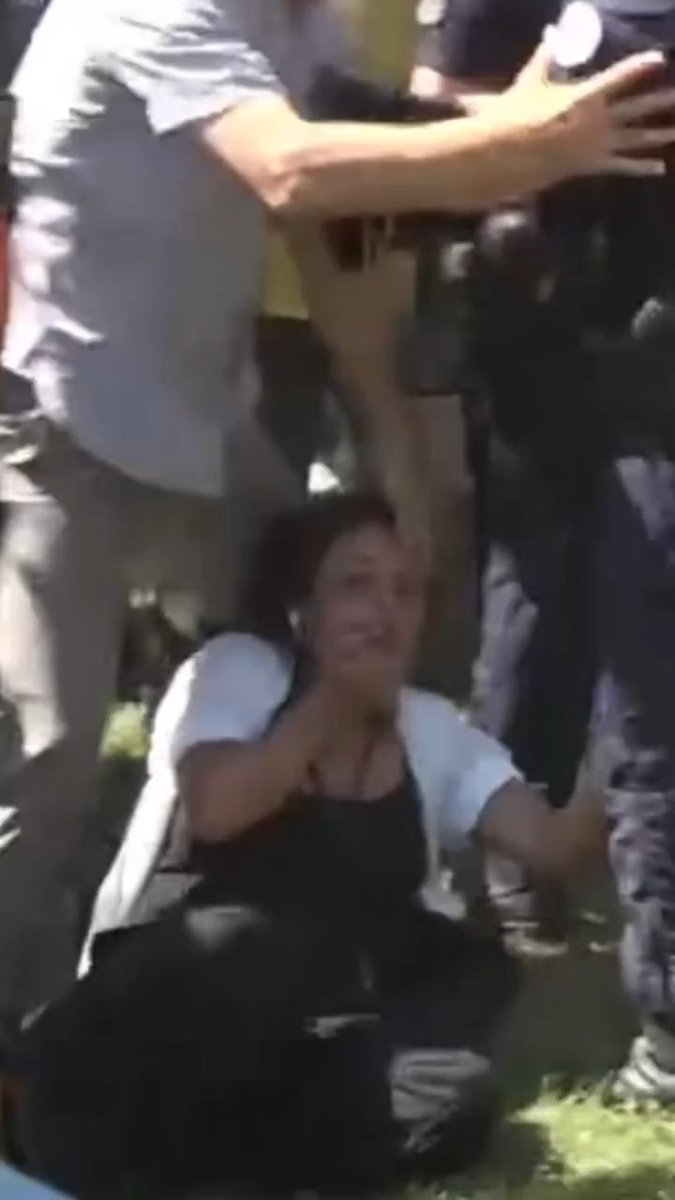 🚨Paris, June 20, 2026 Police beatings during the Free Iran rally injured dozens and led to over 50 arrests. Participants were released by evening. #100kFreeIranRally