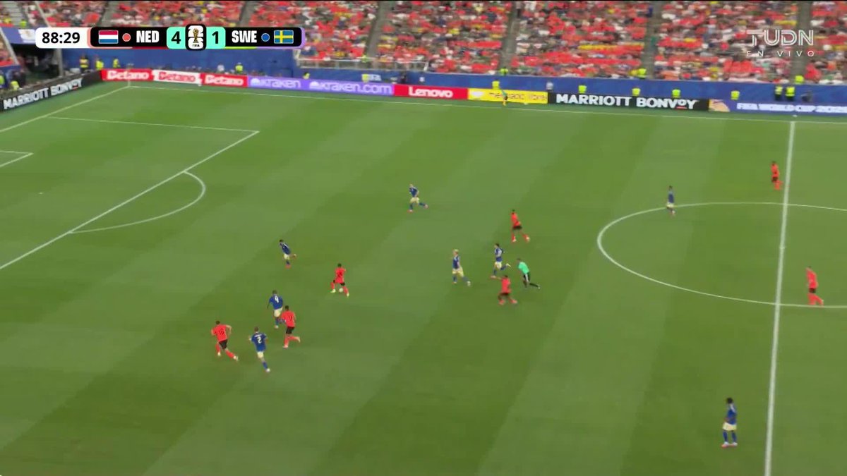 Ufffff el golazo de Summerville para cerrar la victoria de Holanda, le ganaron 5-1 a Suecia y miren cómo los mandó a dormir en su festejo🔥 Aura total🥶