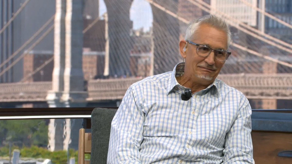 "I thought for the first time ever 'I should applaud'" Gary Lineker remembers what it was like to share the pitch with Diego Maradona 👀 🎙️ Laura Woods