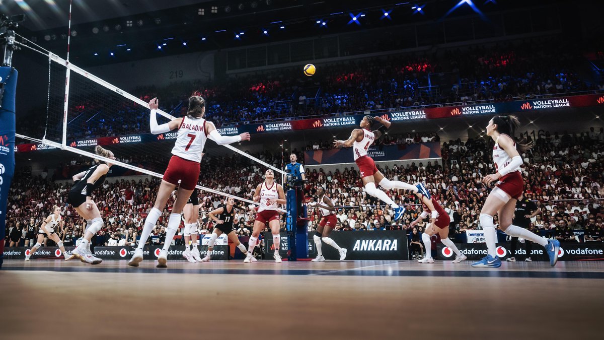 #VNL2026 🇹🇷🔥: WHAT A COMEBACK! 😱 Backed by a roaring home crowd in Ankara, Türkiye completed a stunning reverse sweep to defeat Germany in five sets. Melissa Vargas once again led the way with an incredible 32 points, while Lina Alsmeier kept Germany in the fight with 25. 📺 Relive all the action on VBTV: 🏐 #BePartOfTheGame #Volleyball