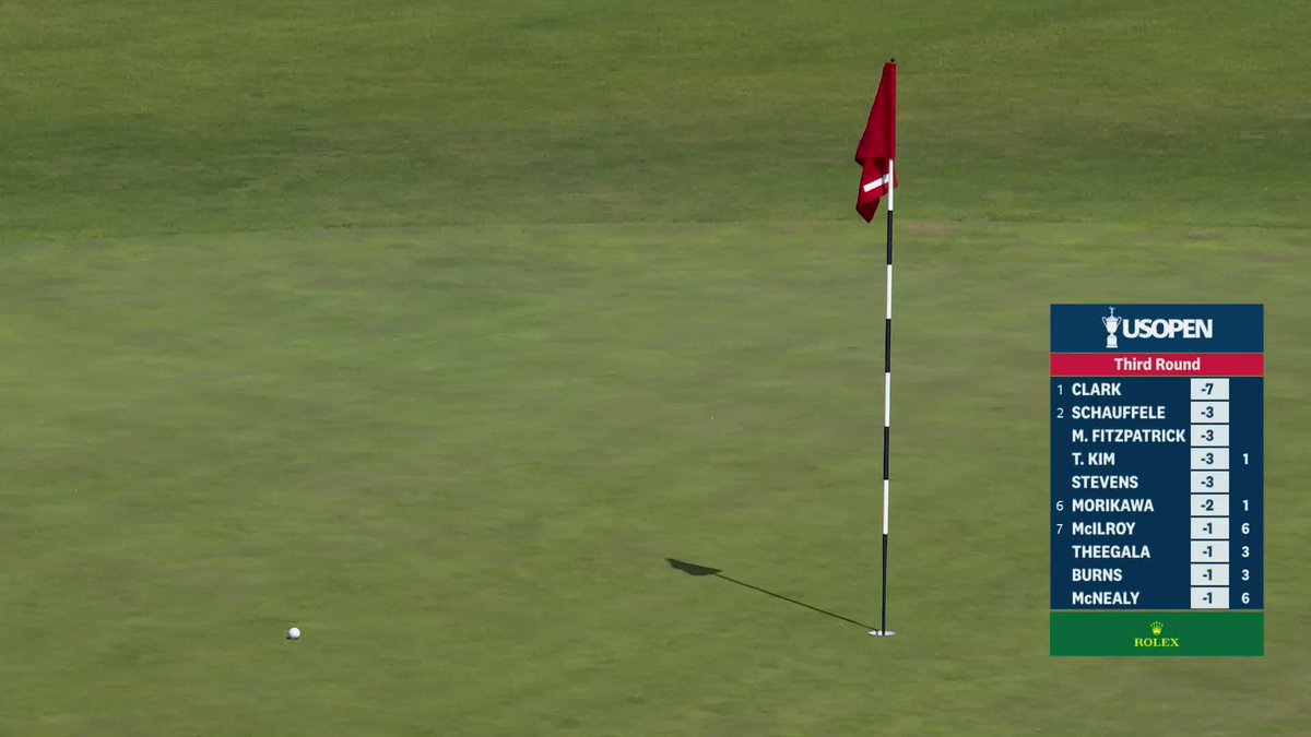 He birdied from here 👀 Sam Stevens sits in solo second @USOpenGolf.