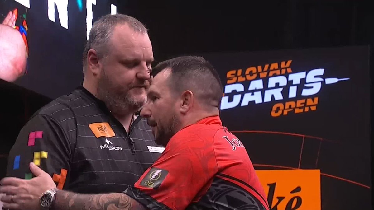 JOYCE BEATS CLAYTON! Ryan Joyce is relentless on the doubles, as he finishes with a 55% checkout percentage in a 6-5 victory over Jonny Clayton! 📺 #ET9
