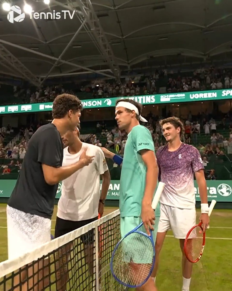 That was FUN 🤩 Fonseca & Altmaier come back from 8-5 down in the tie-break to beat Shelton & Cobolli in Halle. Fonseca is in another ATP 500 doubles final after winning Rio earlier this year! 🏆 #TWO26