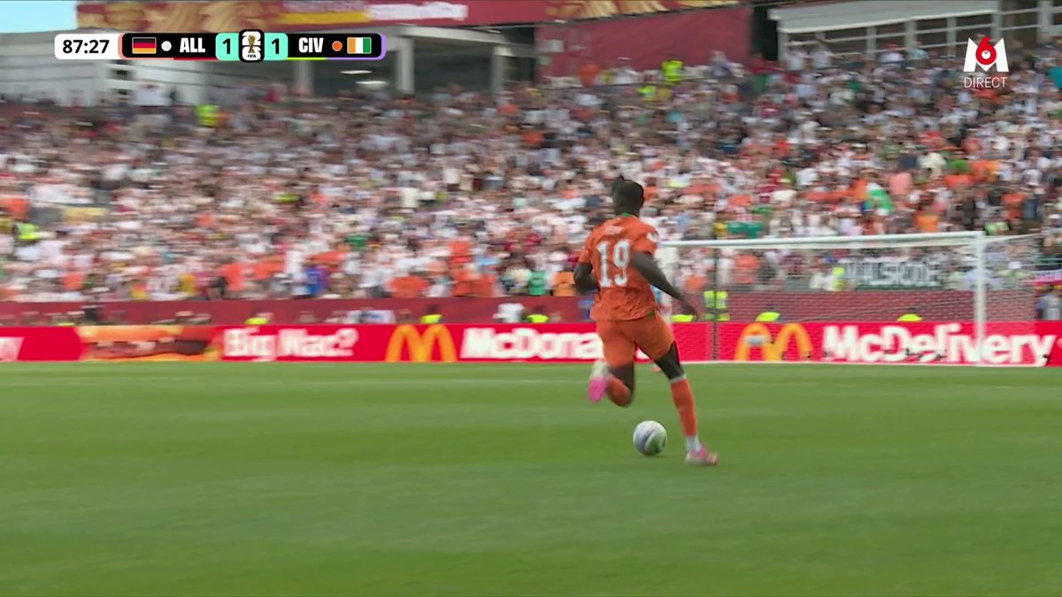 🚨 ADINGRA 🇨🇮 AVAIT LA BALLE DE MATCH, LA BALLE DE QUALIFICATION, QUEL RATÉ TERRIBLE !!! 😱 Il a préféré contrôler au lieu de frapper en une, quel dommage... 🎥 M6 - Coupe du Monde de la FIFA 2026™