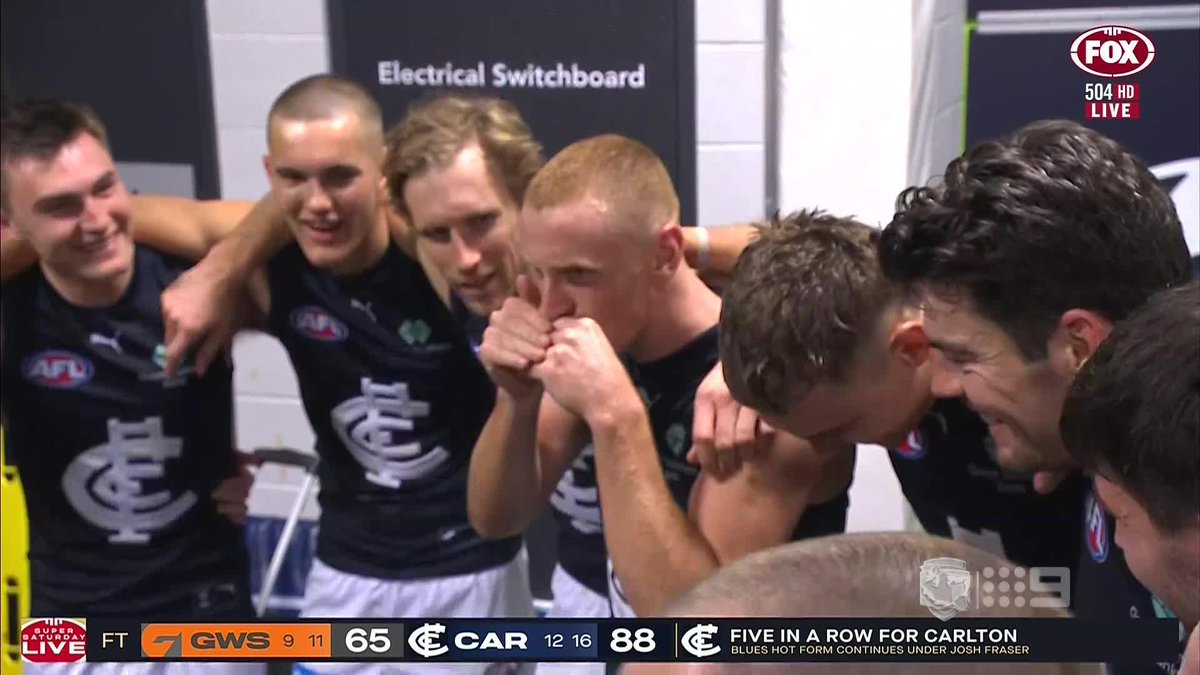 "Surely he's going to have to do a different song and lead you into the club song after every win?" "I reckon he's only got one in his repertoire..." 😂 Jagga Smith on Matt Cottrell's harmonica work to celebrate the Blues win. #9AFLSFS | Watch on 9 &amp; 9Now 🖥️