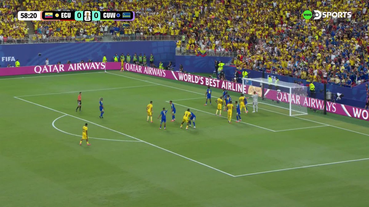 ¡ATAJADÓN DE ROOM Y SE SALVA CURAZAO! El arquero curazoleño le sacó el gol de cabeza a Ecuador que no puede romper el cero y complica su estadía en la Copa del Mundo.