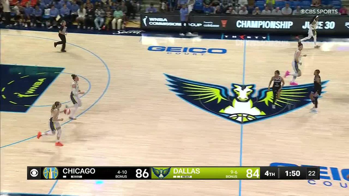 ICE IN HER VEINS! Sydney Taylor KNOCKS IT DOWN for the Chicago Sky 😱