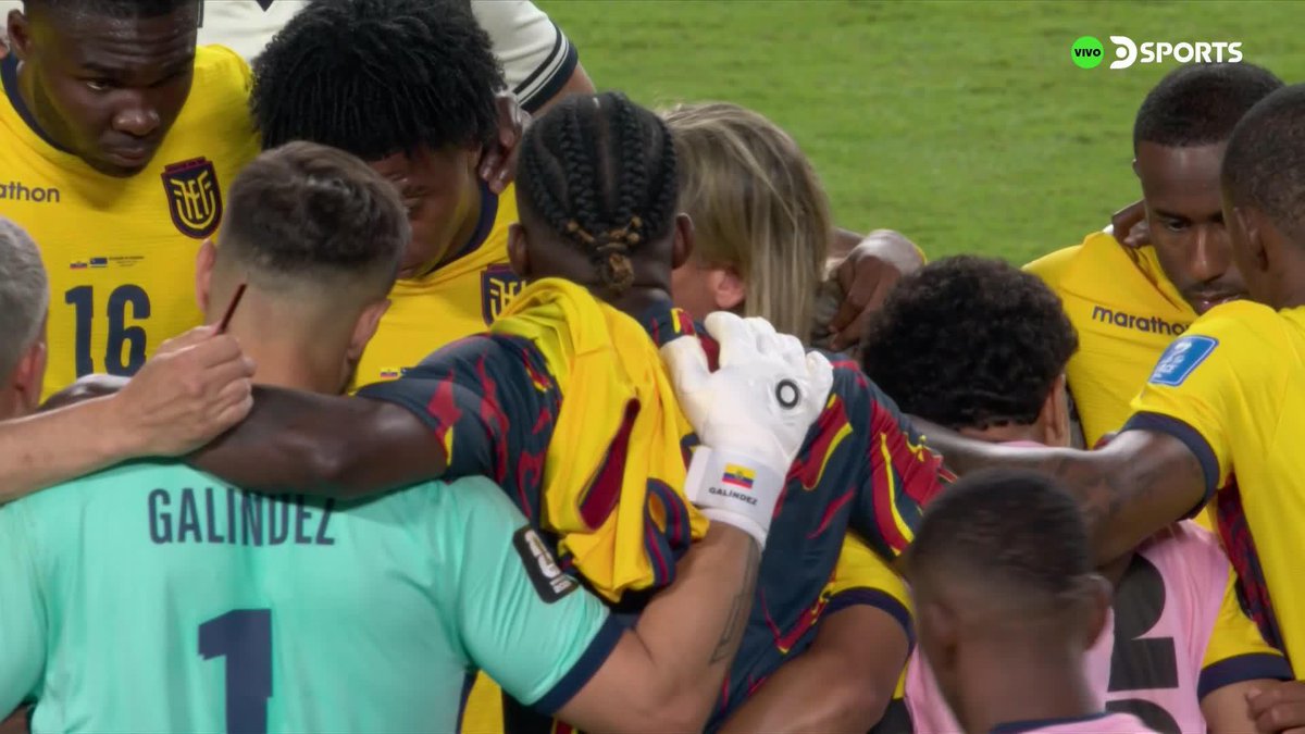 "TENEMOS UNA VIDA MÁS, CABEZA ARRIBA" 💬 El aliento de Sebastián Beccacece para los futbolistas de Ecuador tras el empate frente a Curazao. A la Tri se le viene Alemania. #MundialEnDSPORTS #FIFAWorldCup