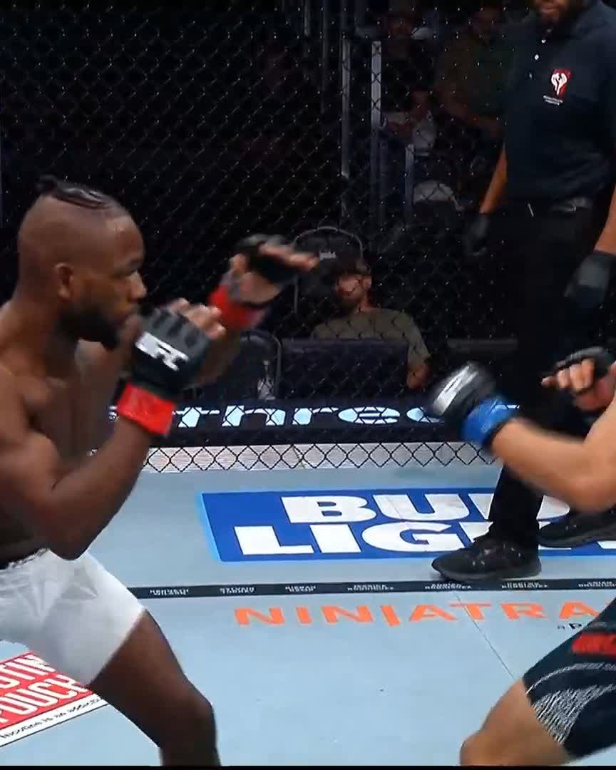 STARBOY GETS IT DONE 🤩 Manel Kape earns the RD3 TKO! [ #UFCVegas119 | LIVE NOW on @ParamountPlus ]