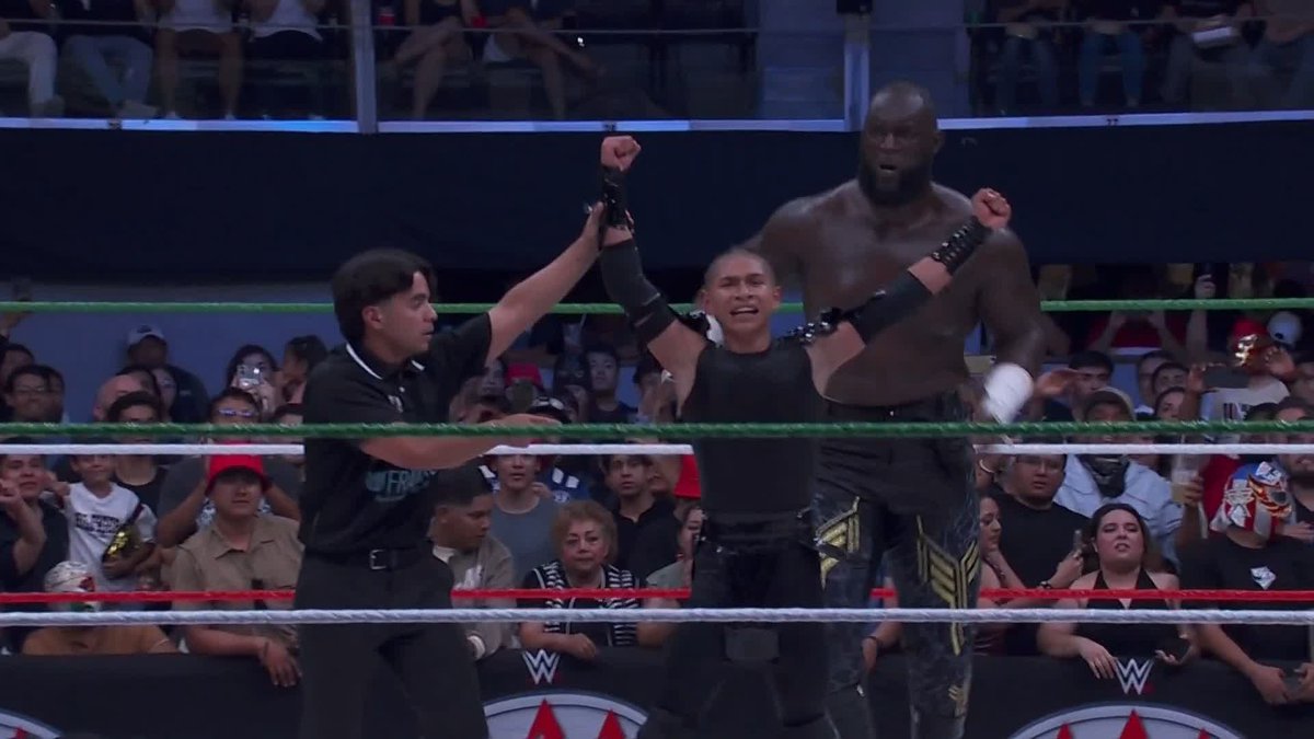 Triunfo de Hijo de Dr. Wagner Jr. y Mini Vikingo... con una sorpresa de Galeno 😉 #AAAenFOX