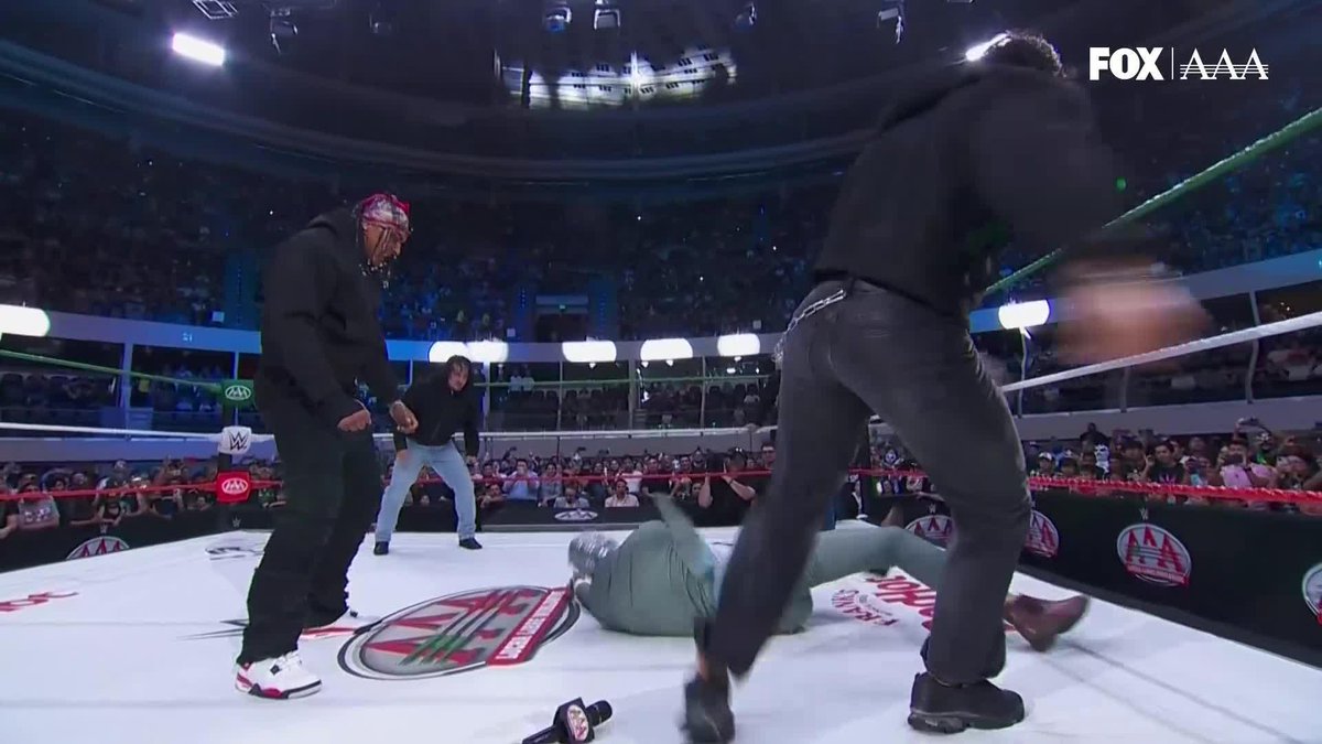 🐕‍🦺¡LOS PERROS DEL MAL ESTÁN DE REGRESO! Una de las facciones más famosas en la lucha libre mexicana ha vuelto y están sobre el Grande Americano. 🇲🇽 #AAAporFOX